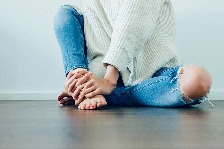 Femme portant un pull en laine